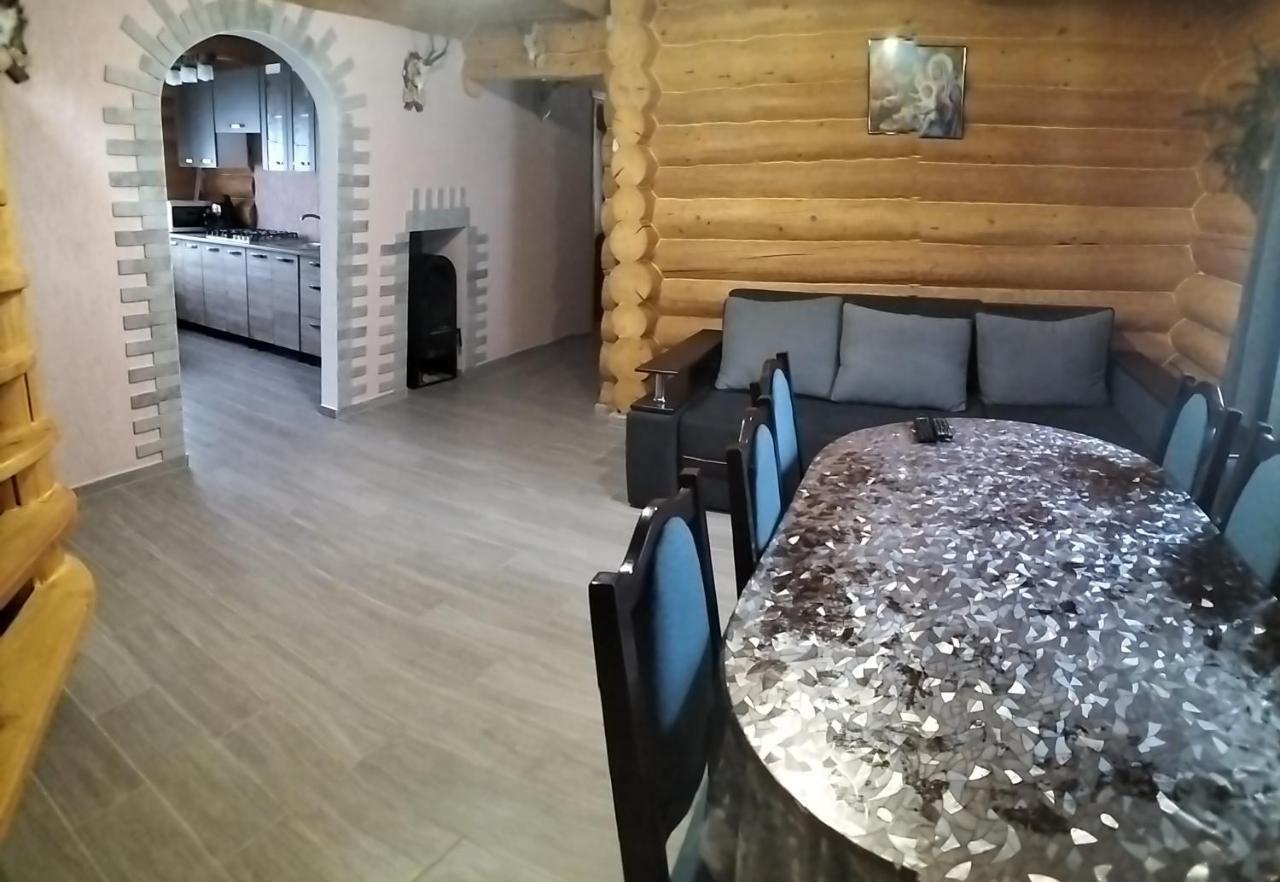 "Бджілка" І " Садиба Для Відпочинку" Lyuta Bagian luar foto